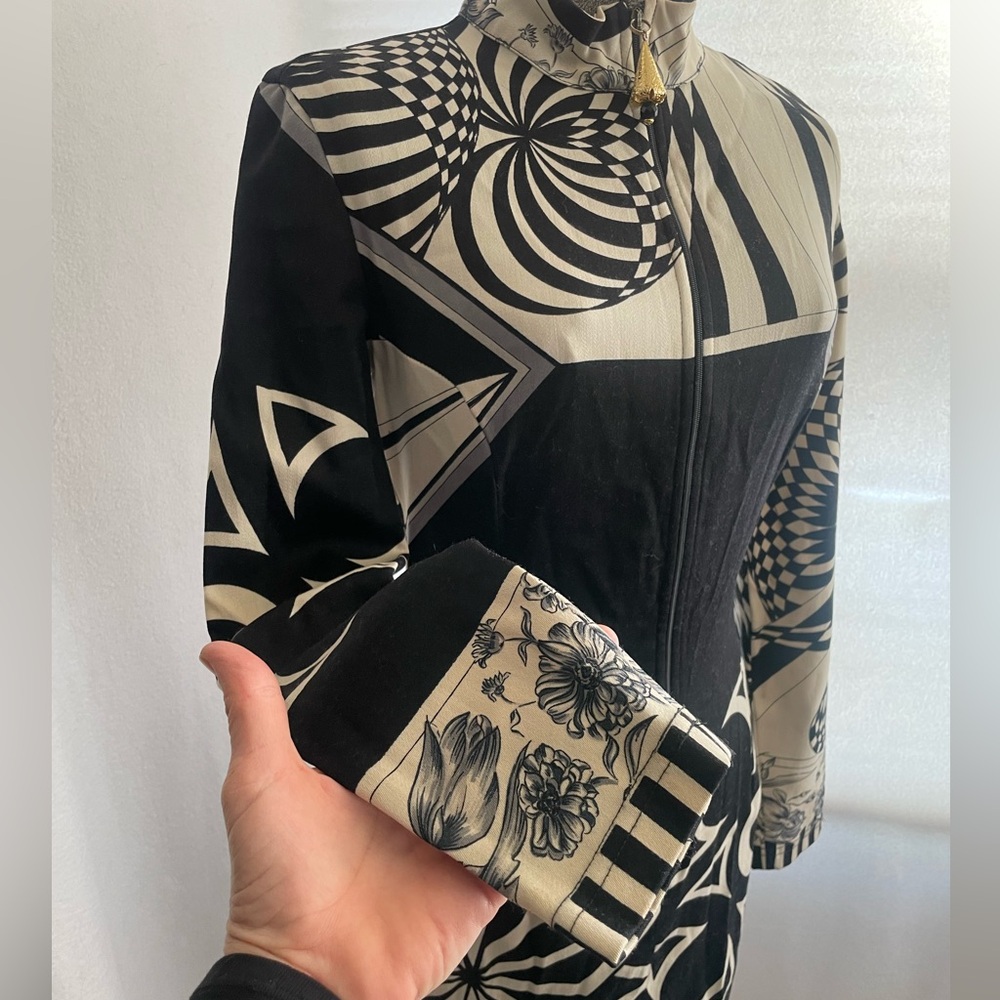 Vintage Versace Versus zip-front mod print dress - Picture 3 of 14